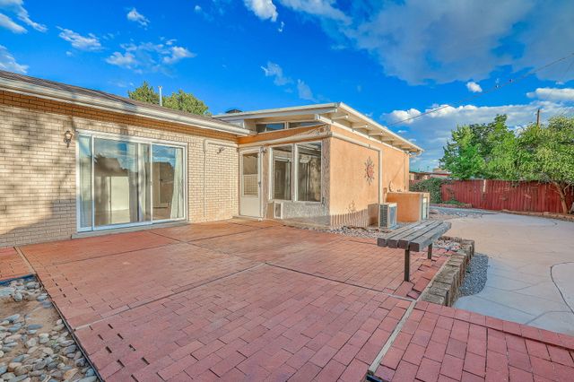 2905 Claremont Place NE, Albuquerque, NM 87110