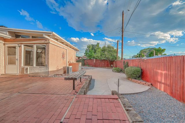 2905 Claremont Place NE, Albuquerque, NM 87110