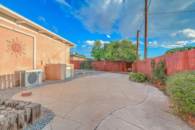 2905 Claremont Place NE, Albuquerque, NM 87110