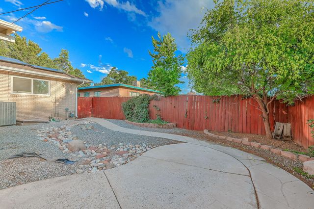 2905 Claremont Place NE, Albuquerque, NM 87110