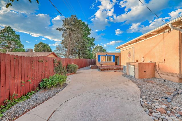 2905 Claremont Place NE, Albuquerque, NM 87110