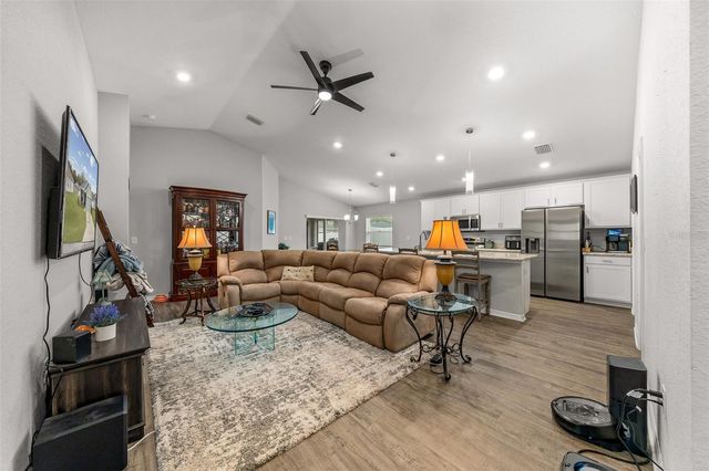 8992 SE 42ND COURT, Ocala, FL 34480