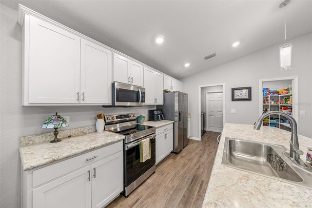 8992 SE 42ND COURT, Ocala, FL 34480