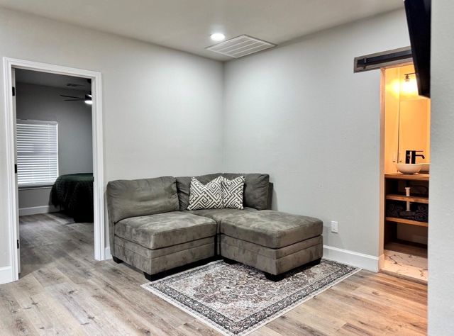 2802 Holman Street, Houston, TX 77004