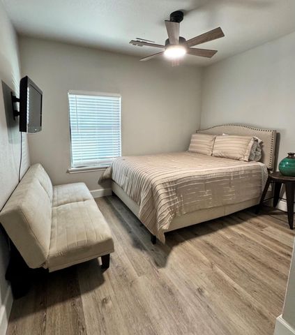 2802 Holman Street, Houston, TX 77004