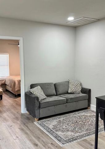 2802 Holman Street, Houston, TX 77004