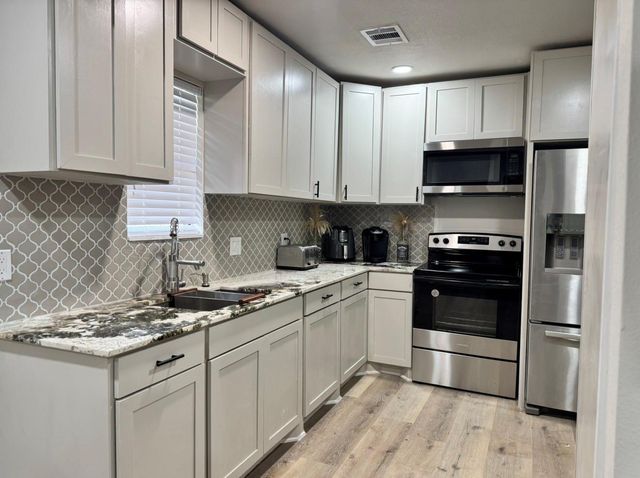 2802 Holman Street, Houston, TX 77004
