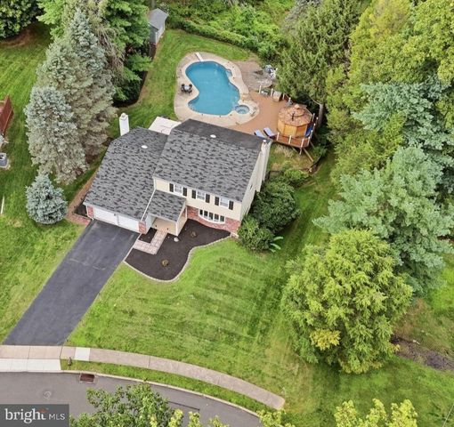 201 CREEKWOOD DR, Feasterville Trevose, PA 19053