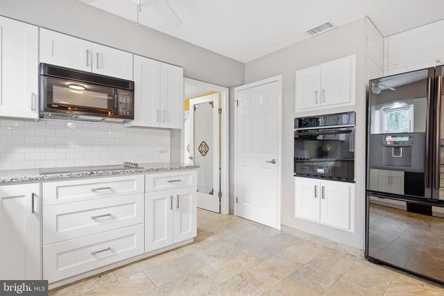 201 CREEKWOOD DR, Feasterville Trevose, PA 19053