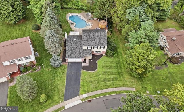 201 CREEKWOOD DR, Feasterville Trevose, PA 19053