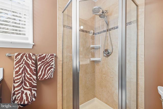 201 CREEKWOOD DR, Feasterville Trevose, PA 19053