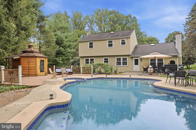 201 CREEKWOOD DR, Feasterville Trevose, PA 19053