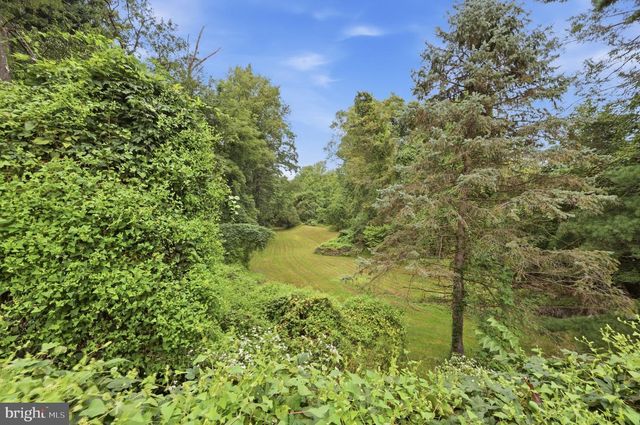 201 CREEKWOOD DR, Feasterville Trevose, PA 19053