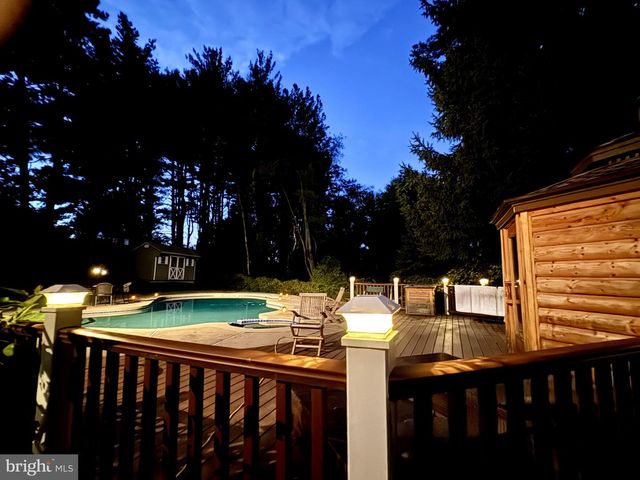 201 CREEKWOOD DR, Feasterville Trevose, PA 19053