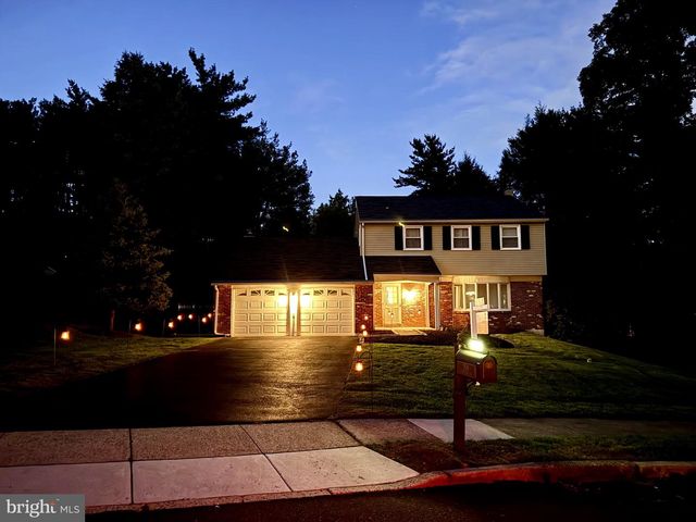201 CREEKWOOD DR, Feasterville Trevose, PA 19053