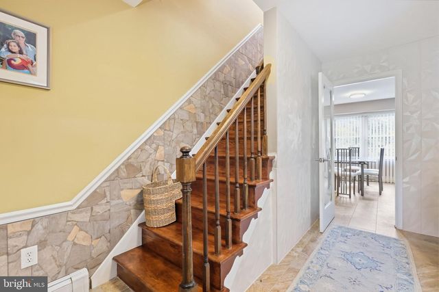 201 CREEKWOOD DR, Feasterville Trevose, PA 19053
