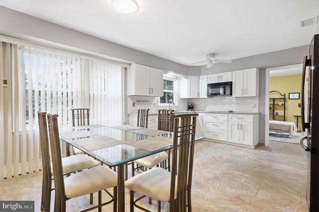 201 CREEKWOOD DR, Feasterville Trevose, PA 19053