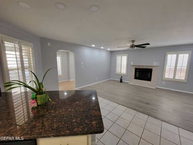 1404 Black Ridge Drive, El Paso, TX 79912