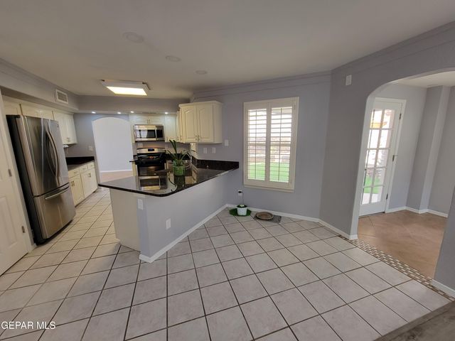 1404 Black Ridge Drive, El Paso, TX 79912