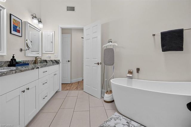 7150 Golden Eagle CT 221, Fort Myers, FL 33912