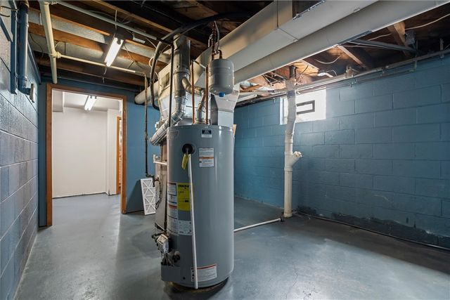 865 Wheatland Rd, Shenango Twp, PA 16159