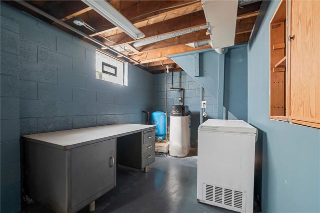 865 Wheatland Rd, Shenango Twp, PA 16159