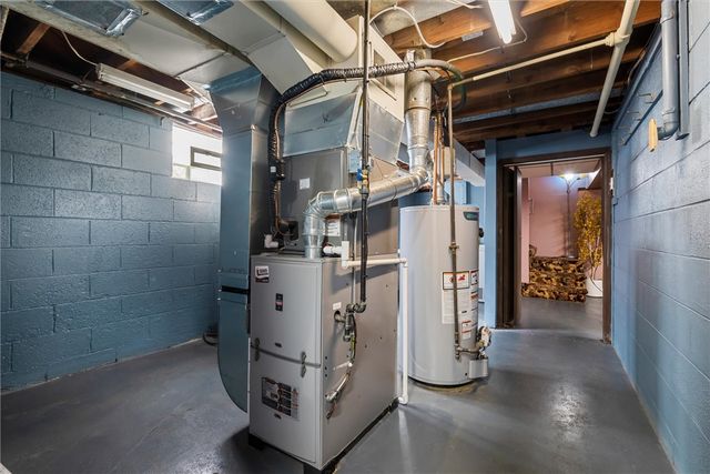 865 Wheatland Rd, Shenango Twp, PA 16159