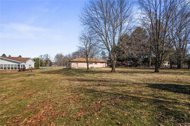 865 Wheatland Rd, Shenango Twp, PA 16159