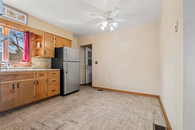 865 Wheatland Rd, Shenango Twp, PA 16159