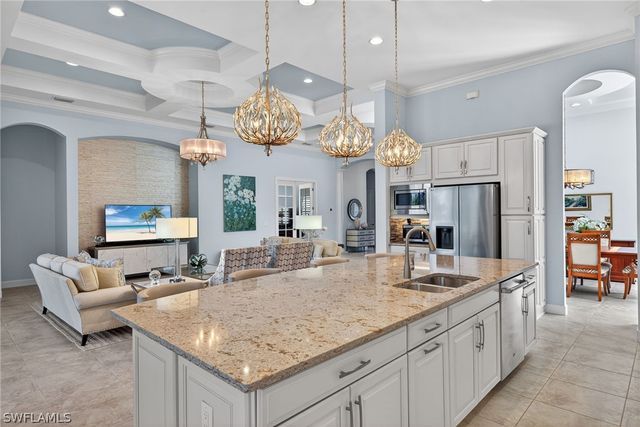 8667 Amour CT, Naples, FL 34119