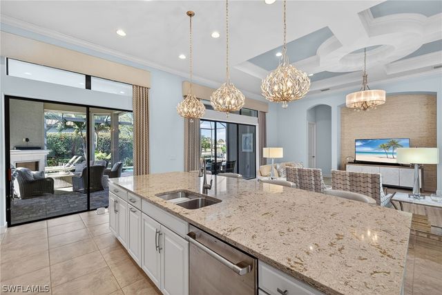 8667 Amour CT, Naples, FL 34119