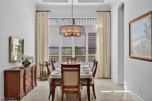 8667 Amour CT, Naples, FL 34119