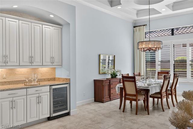 8667 Amour CT, Naples, FL 34119