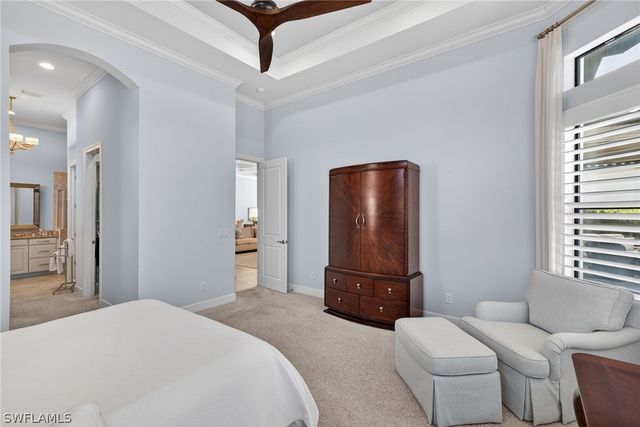 8667 Amour CT, Naples, FL 34119