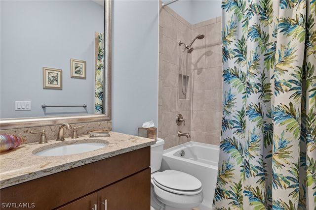 8667 Amour CT, Naples, FL 34119