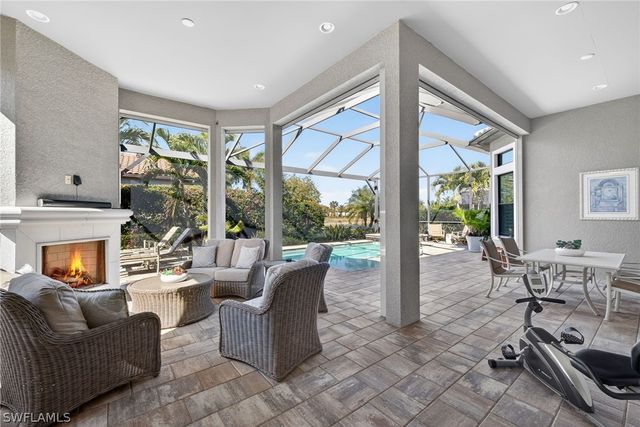 8667 Amour CT, Naples, FL 34119