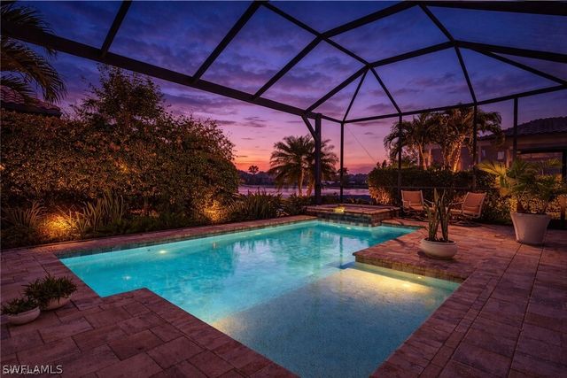 8667 Amour CT, Naples, FL 34119