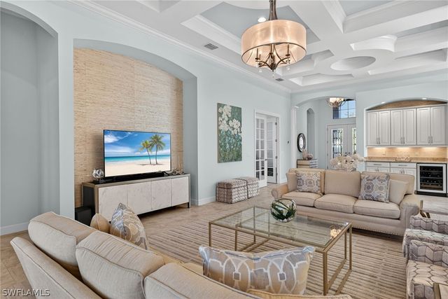 8667 Amour CT, Naples, FL 34119