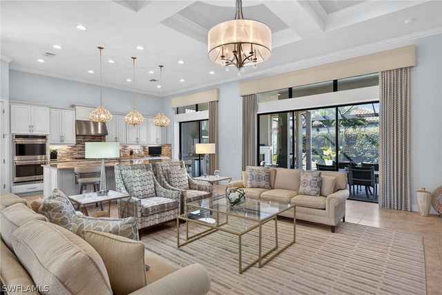 8667 Amour CT, Naples, FL 34119