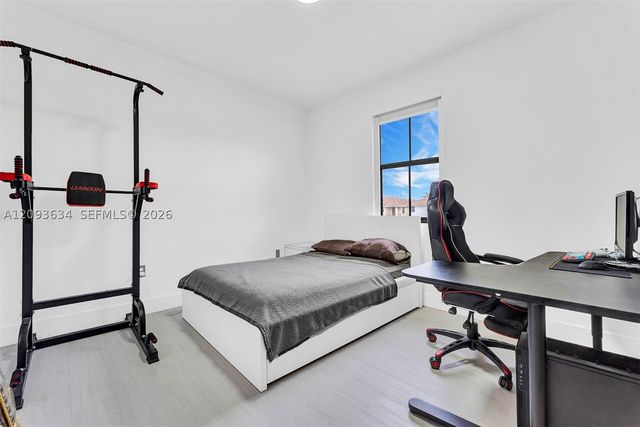 9770 NW 10th St 9770, Miami, FL 33172