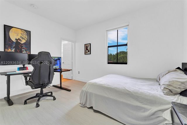 9770 NW 10th St 9770, Miami, FL 33172