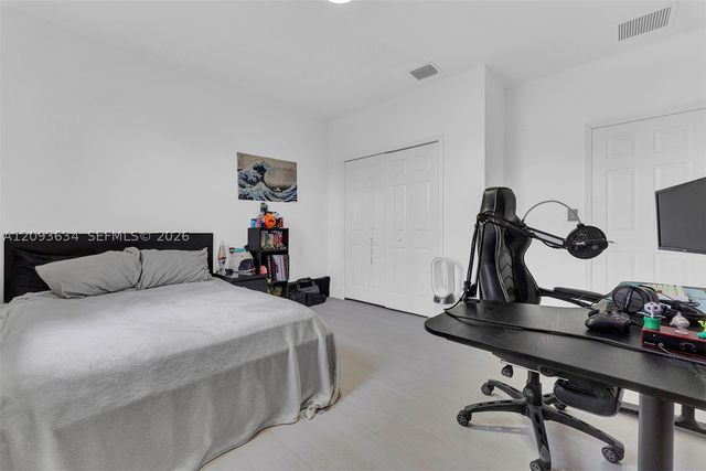 9770 NW 10th St 9770, Miami, FL 33172