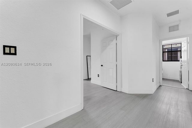 9770 NW 10th St 9770, Miami, FL 33172