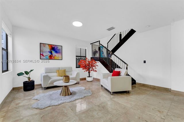 9770 NW 10th St 9770, Miami, FL 33172