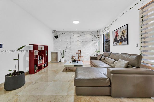 9770 NW 10th St 9770, Miami, FL 33172