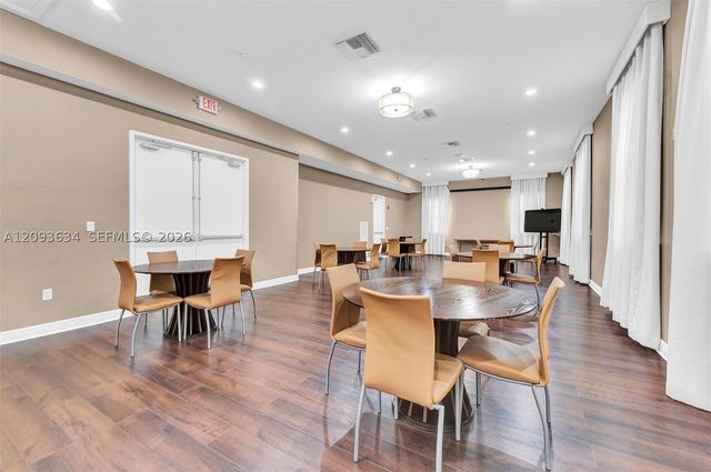 9770 NW 10th St 9770, Miami, FL 33172