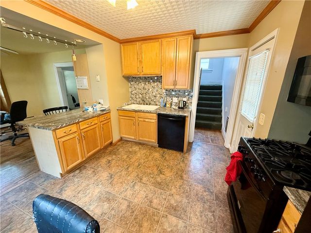 29 Highland Avenue, Rochester, NY 14620