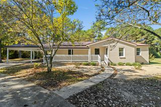 58 Dickens Ln., Sumrall, MS 39482