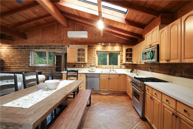 17825 Bear Valley Lane, Escondido, CA 92027