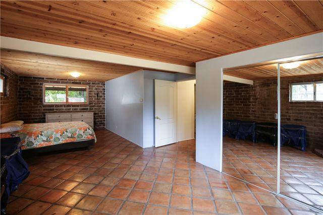 17825 Bear Valley Lane, Escondido, CA 92027